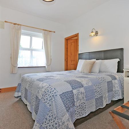 The Courtyard B&B 本拉提 外观 照片